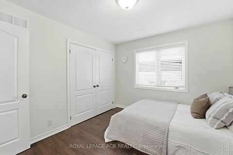 Photo 27 at 18 Kerr Lane, Bayview Northeast, Aurora