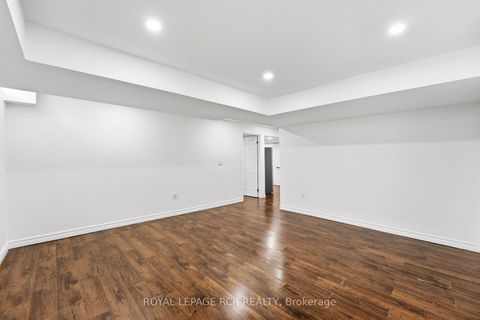 Photo 40 at 18 Kerr Lane, Bayview Northeast, Aurora