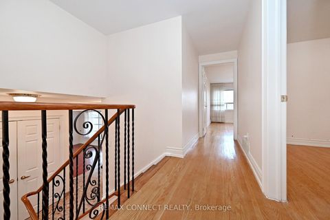Photo 11 at 60 Brian Drive, Pleasant View, Toronto