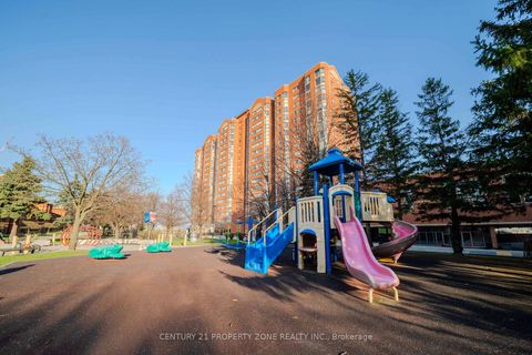 Photo 8 at PH03 - 2466 Eglinton Avenue E, Eglinton East, Toronto