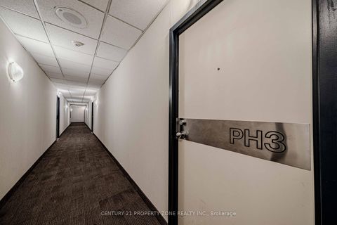 Photo 10 at PH03 - 2466 Eglinton Avenue E, Eglinton East, Toronto