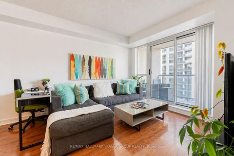 Photo 2 at 905 - 5 Michael Power Place, City Centre West, Toronto