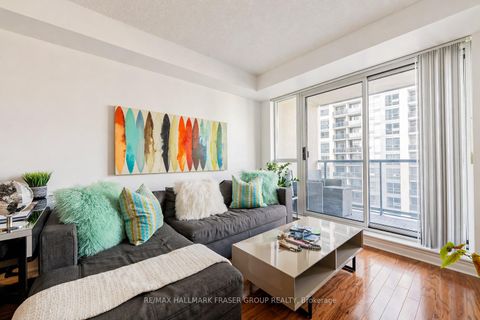 Photo 4 at 905 - 5 Michael Power Place, City Centre West, Toronto