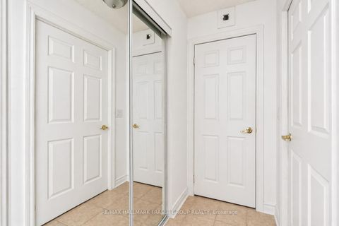 Photo 22 at 905 - 5 Michael Power Place, City Centre West, Toronto