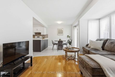 Photo 16 at 39 Davies Crescent, Pringle Creek, Whitby