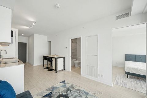 Photo 9 at 2009 - 39 Mary Street, City Centre, Barrie