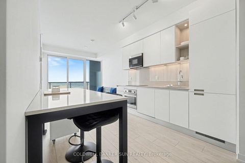 Photo 10 at 2009 - 39 Mary Street, City Centre, Barrie