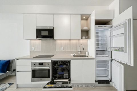 Photo 11 at 2009 - 39 Mary Street, City Centre, Barrie