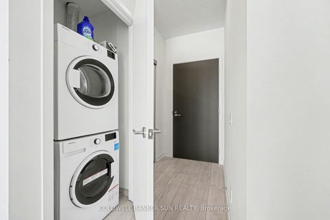 Photo 23 at 2009 - 39 Mary Street, City Centre, Barrie