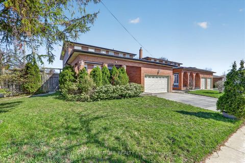 Photo 4 at 2 Lovel Avenue, Rouge E11, Toronto