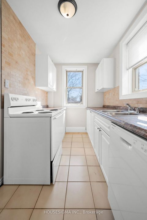 Photo 6 at 301 Gibbons Street, McLaughlin, Oshawa