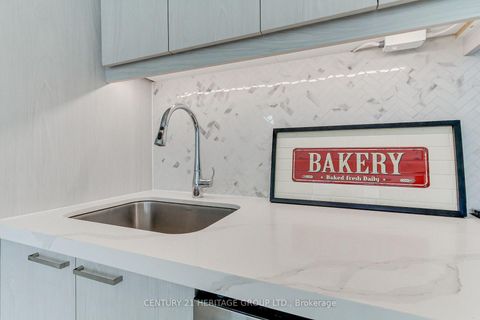 Photo 12 at 503 - 185 Deerfield Road, Central Newmarket, Newmarket