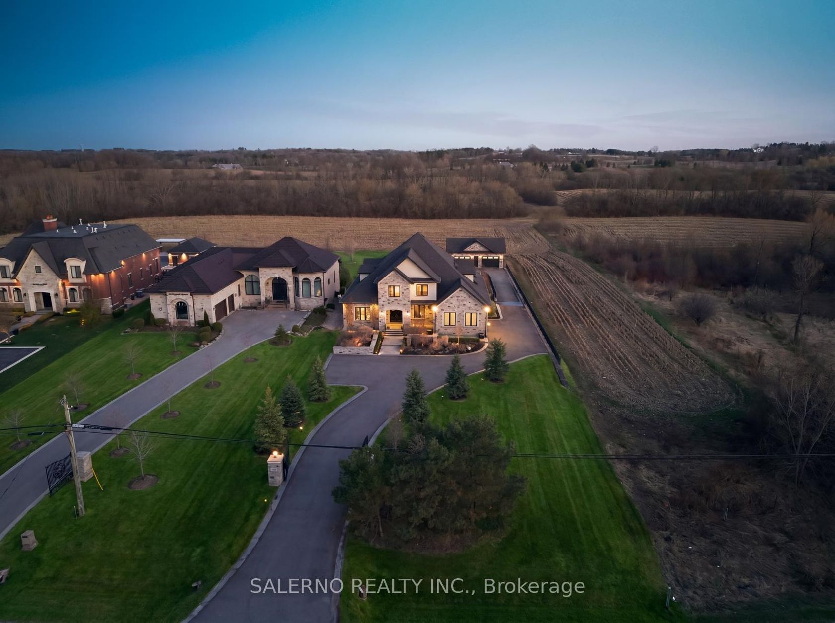 1199 Wellington Street W, Rural King, King photo number 2