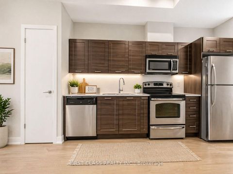 Photo 5 at 216 - 169 Fort York Boulevard, Waterfront Communities C1, Toronto