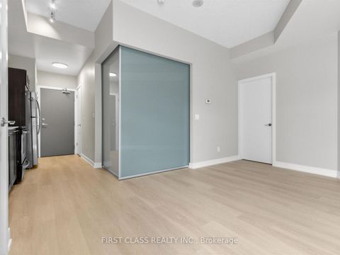 Photo 13 at 216 - 169 Fort York Boulevard, Waterfront Communities C1, Toronto