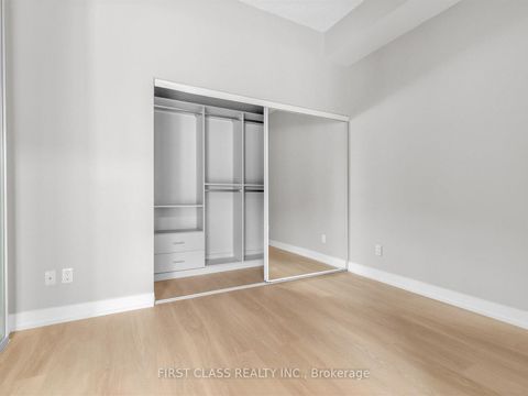 Photo 18 at 216 - 169 Fort York Boulevard, Waterfront Communities C1, Toronto