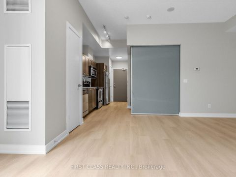 Photo 19 at 216 - 169 Fort York Boulevard, Waterfront Communities C1, Toronto