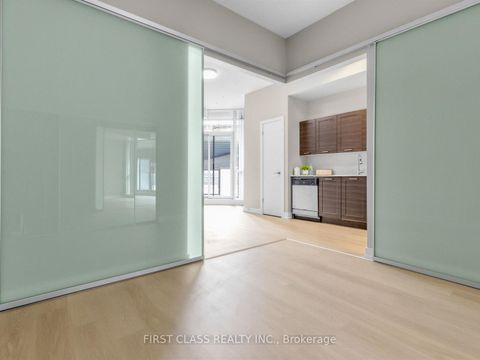 Photo 21 at 216 - 169 Fort York Boulevard, Waterfront Communities C1, Toronto