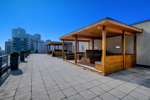 Photo 36 at 216 - 169 Fort York Boulevard, Waterfront Communities C1, Toronto