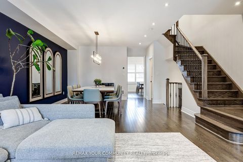 Photo 3 at 22 Lowther Avenue, Oak Ridges, Richmond Hill