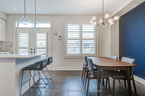 Photo 5 at 22 Lowther Avenue, Oak Ridges, Richmond Hill