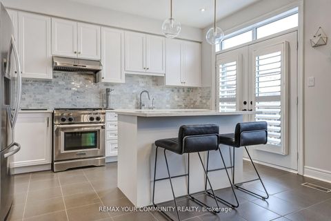 Photo 6 at 22 Lowther Avenue, Oak Ridges, Richmond Hill