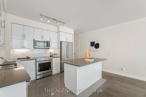 Photo 7 at 105 - 825 Church Street, Moore Park, Toronto