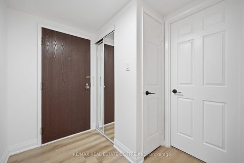 Photo 1 at 1009 - 717 Bay Street, Bay Street Corridor, Toronto