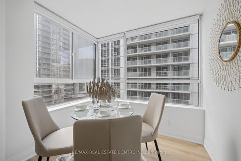 Photo 18 at 1009 - 717 Bay Street, Bay Street Corridor, Toronto