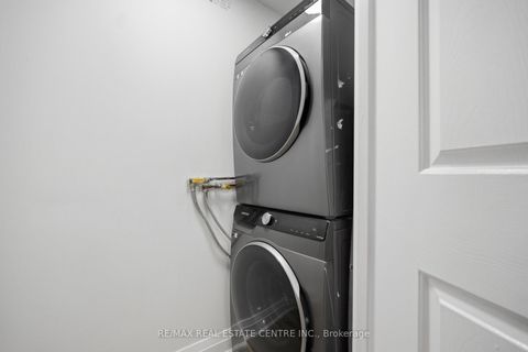 Photo 23 at 1009 - 717 Bay Street, Bay Street Corridor, Toronto