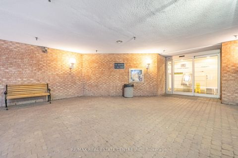 Photo 40 at 1009 - 717 Bay Street, Bay Street Corridor, Toronto