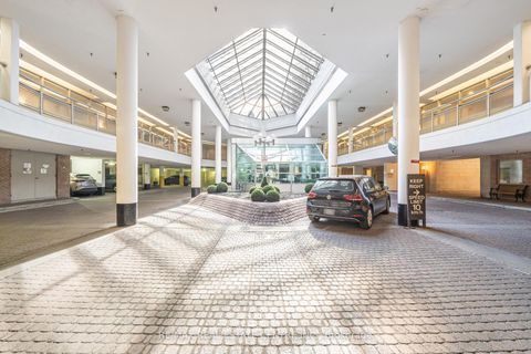 Photo 41 at 1009 - 717 Bay Street, Bay Street Corridor, Toronto