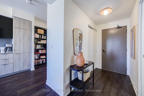 Photo 4 at 309 - 223 St Clair Avenue W, Casa Loma, Toronto