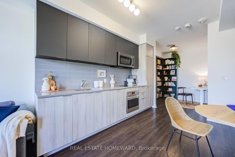 Photo 13 at 309 - 223 St Clair Avenue W, Casa Loma, Toronto
