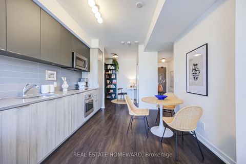 Photo 14 at 309 - 223 St Clair Avenue W, Casa Loma, Toronto