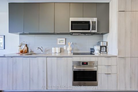 Photo 15 at 309 - 223 St Clair Avenue W, Casa Loma, Toronto