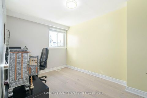 Photo 10 at 26 - 435 Silverstone Drive, Clairville, Toronto