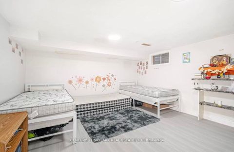 Photo 16 at 26 - 435 Silverstone Drive, Clairville, Toronto