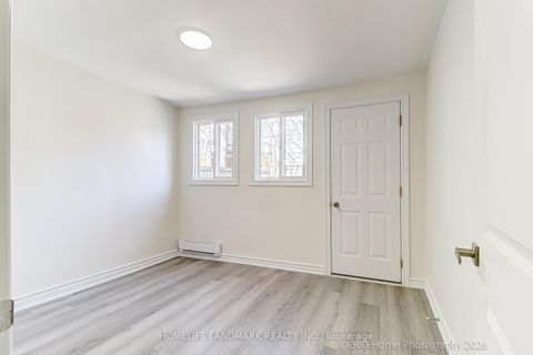 Photo 8 at 4 Andrews Avenue, Bellwoods, Toronto