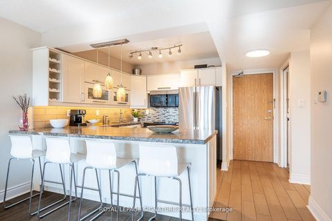 Photo 3 at 404 - 30 Fashion Roseway, Willowdale East, Toronto