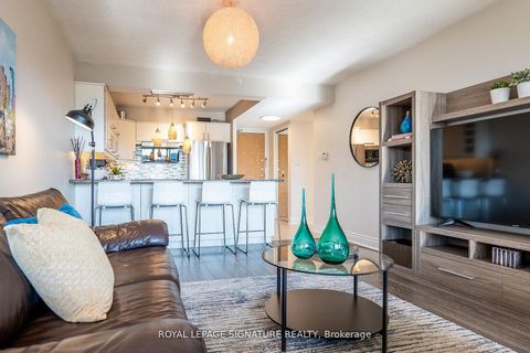 Photo 11 at 404 - 30 Fashion Roseway, Willowdale East, Toronto