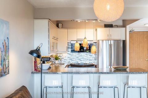 Photo 13 at 404 - 30 Fashion Roseway, Willowdale East, Toronto