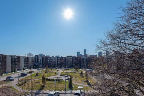 Photo 19 at 404 - 30 Fashion Roseway, Willowdale East, Toronto