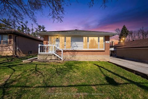 Photo 1 at 130 Grove Street E, Wellington, Barrie