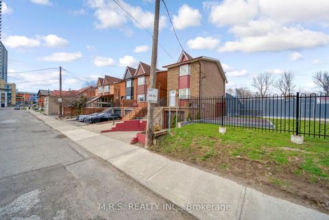 Photo 5 at 29A South Station Street, Weston, Toronto