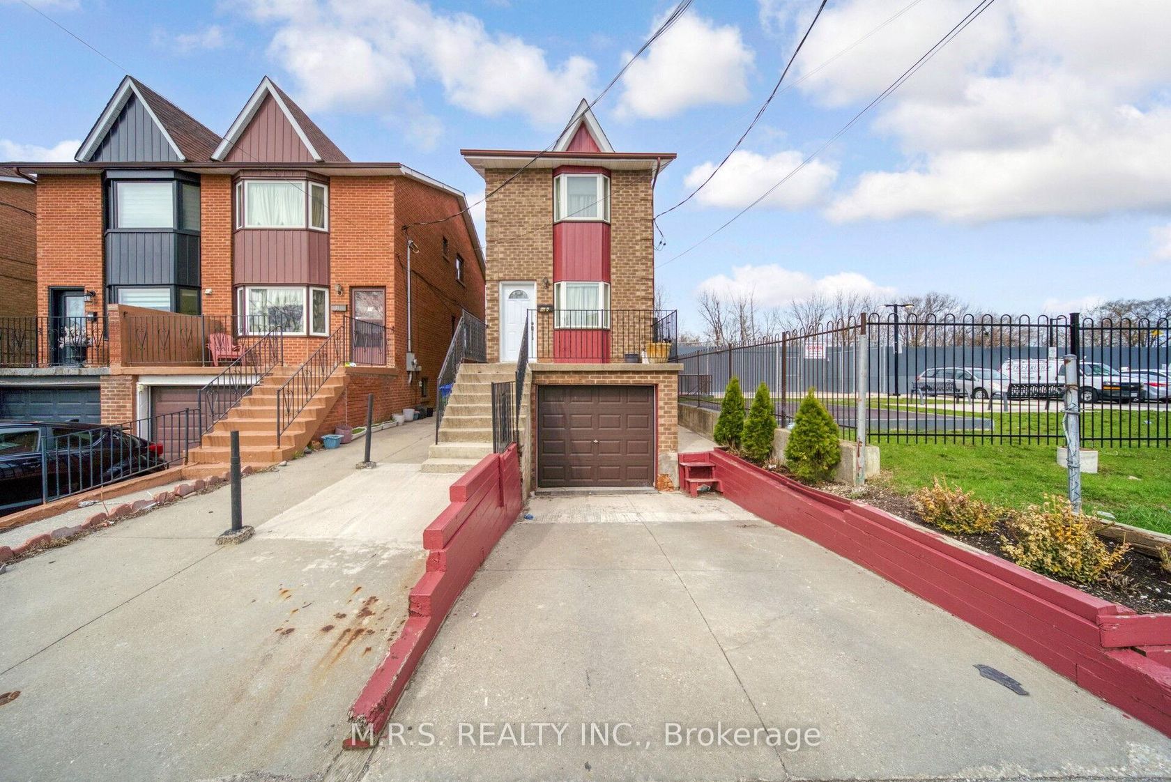 29A South Station Street, Weston, Toronto photo number 2