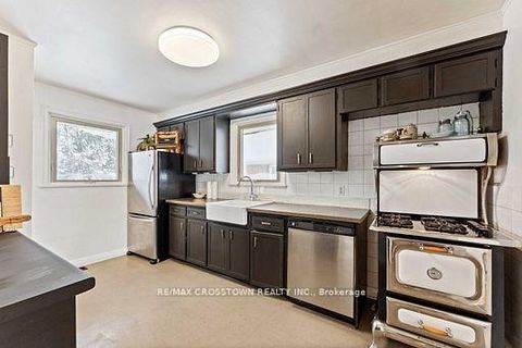 Photo 8 at 55 Davidson Street, Wellington, Barrie