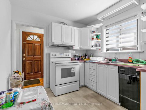 Photo 5 at 712 Pharmacy Avenue, Birchmount, Toronto