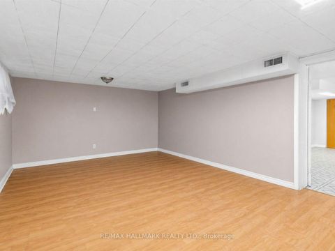 Photo 8 at 712 Pharmacy Avenue, Birchmount, Toronto