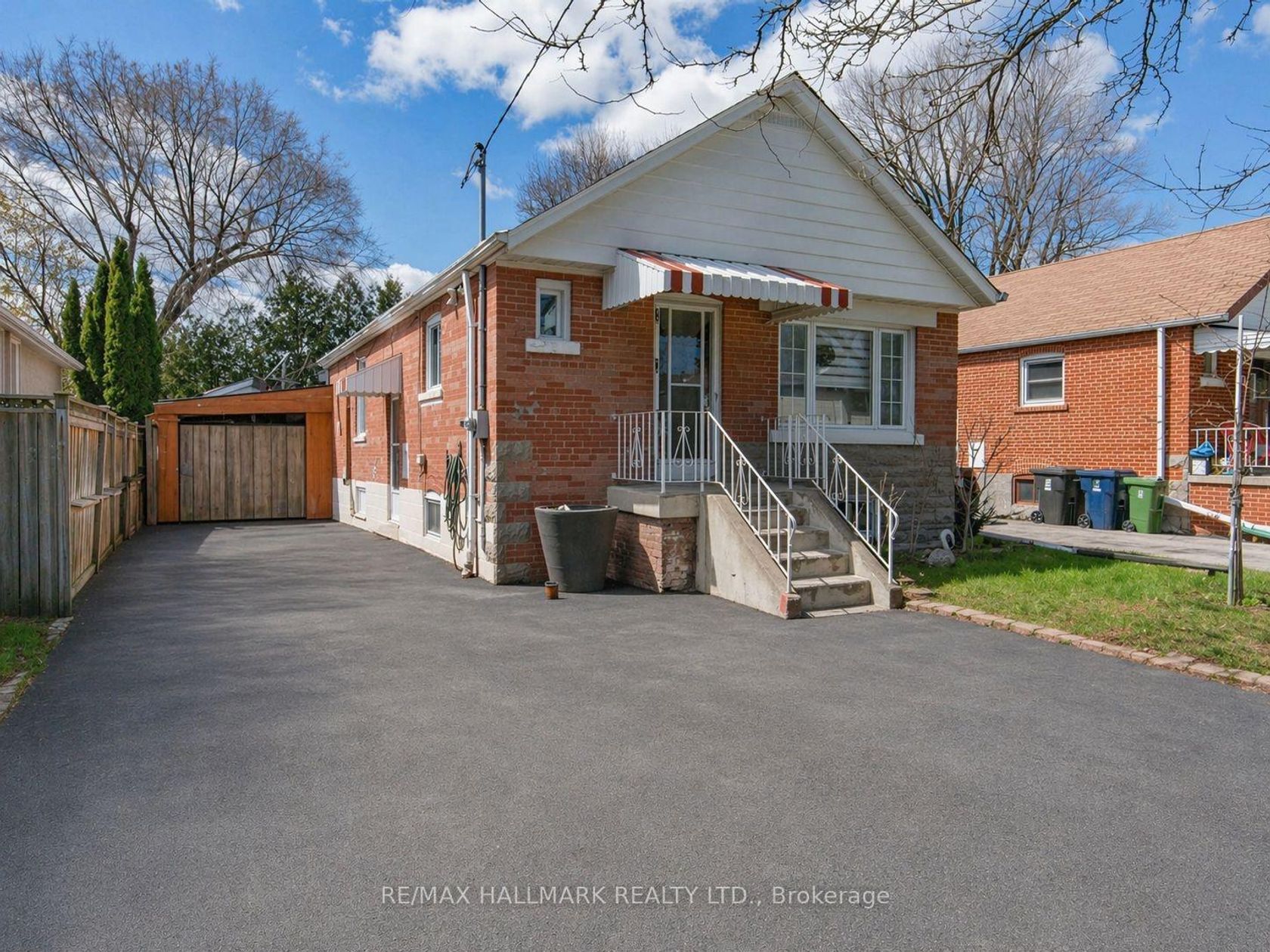 712 Pharmacy Avenue, Birchmount, Toronto photo number 2